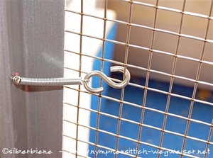 Federhaken anbringen