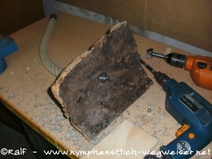 Seil am Korkbrettchen befestigen