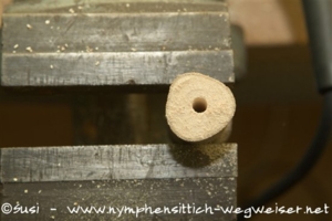 Ast der Länge nach durchbohren