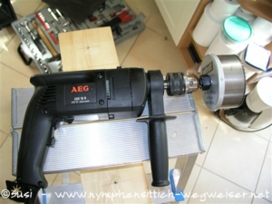Bohrmaschine mit Aufsatz