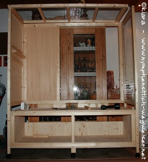 Türen und Ausflugklappe