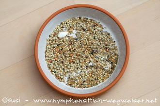 Körnerfutter und pellets gemischt